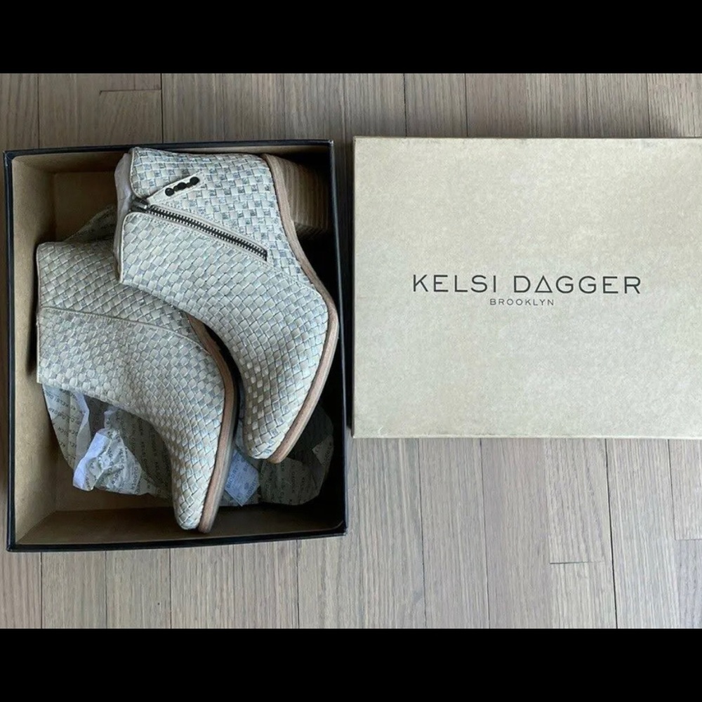 Anthropologie Kelsi Dagger Brooklyn Grove Woven Metallic Tan Booties Wheat 11